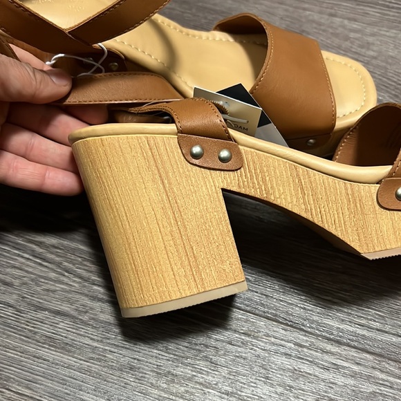 Woman’s sandals size 9.5 - Picture 6 of 6